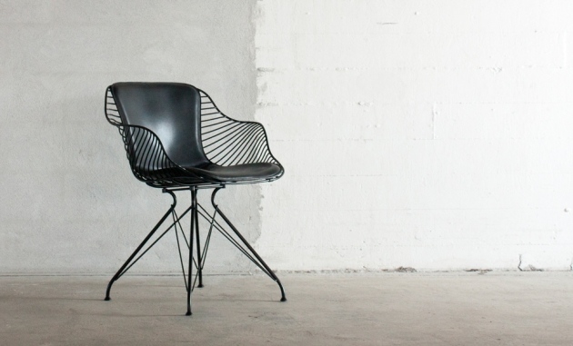 Design stol-läder-sits-svart-belagd stålkonstruktion-Overgaard-Dyrman
