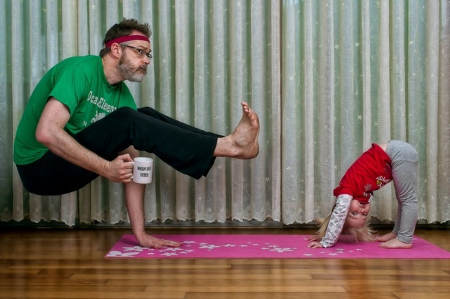 engeldow yoga joga dotter humoristisk vardagsrum