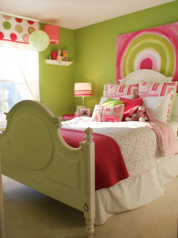 Grön-färg-design-barnrum-vägg-färg-idéer-rosa-dekorativa element