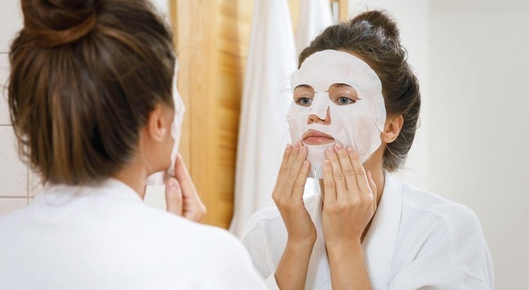 DIY -arkmask med rispapper och risvatten