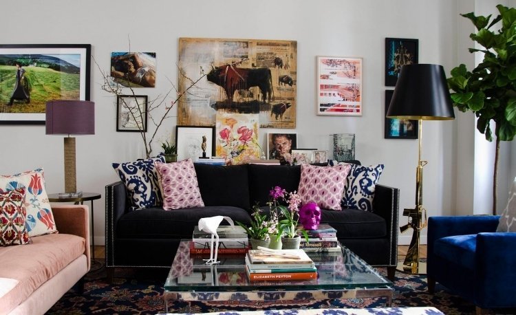 hippie-chic-living-sits-klädsel-sammet-kuddar-bilder-soffbord-glasskiva