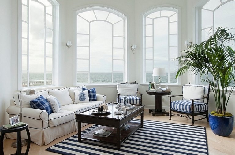 levande-blå-vit-modern-strand-lila-mörk-blå-maritima-ränder-stoppade möbler-fönster-vintage
