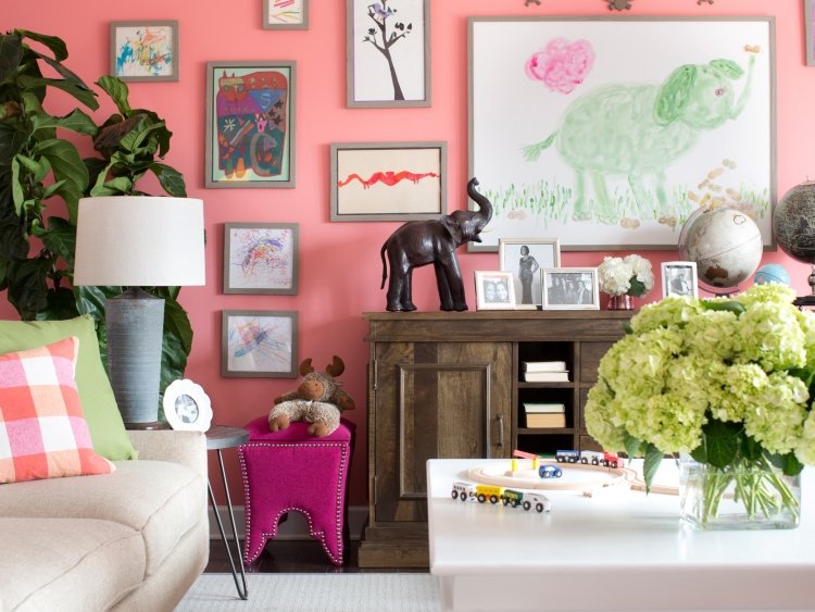 levande-idéer-vår-dekoration-idéer-väggfärg-rosa-barn-bilder-hortensior-vardagsrum