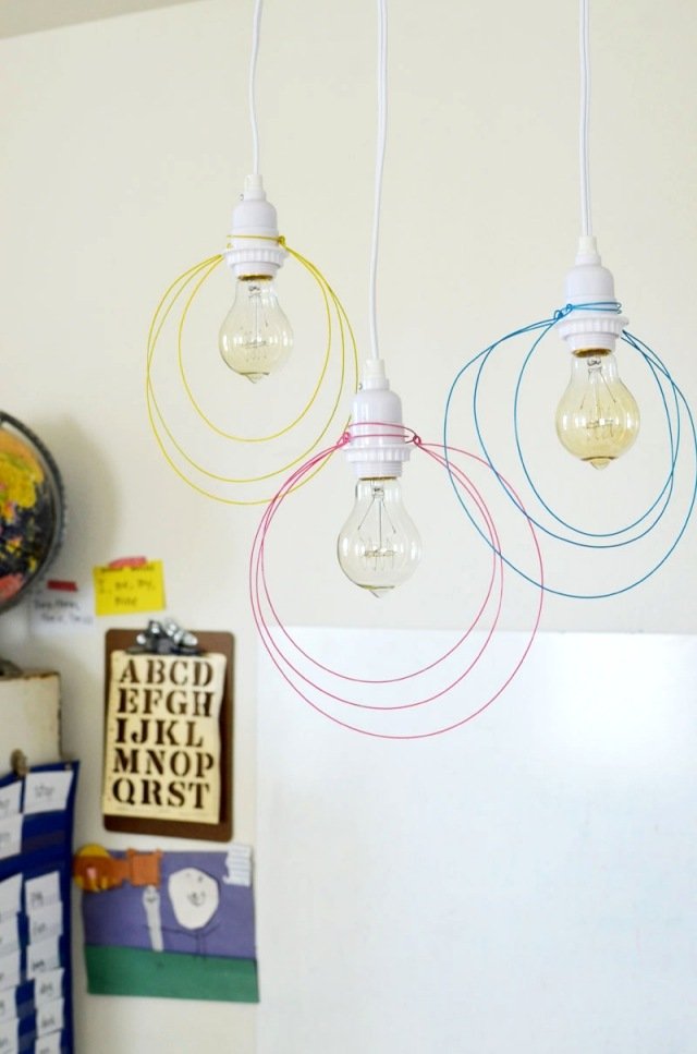 kreativ-dekoration-för-glödlampor-gör-det-själv-färgstark-tråd