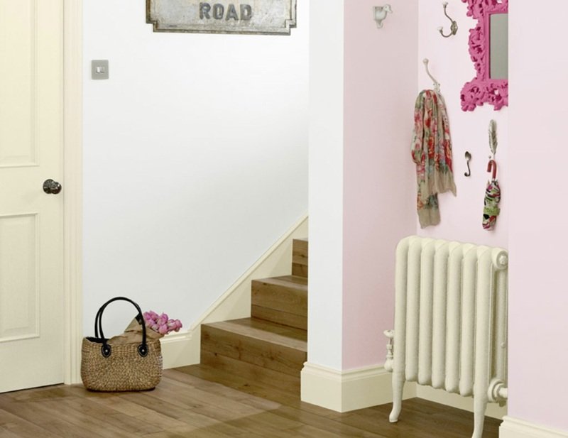Inredning-färger-korridor-färg-vit-rosa