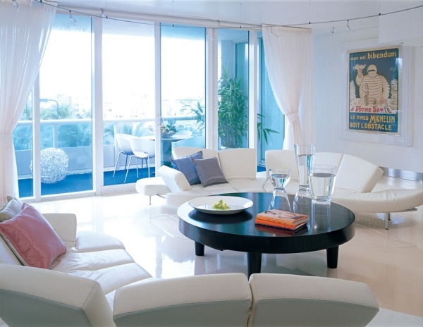 modern vardagsrumsdesign vit soffuppsättning bekväm effekt av färger