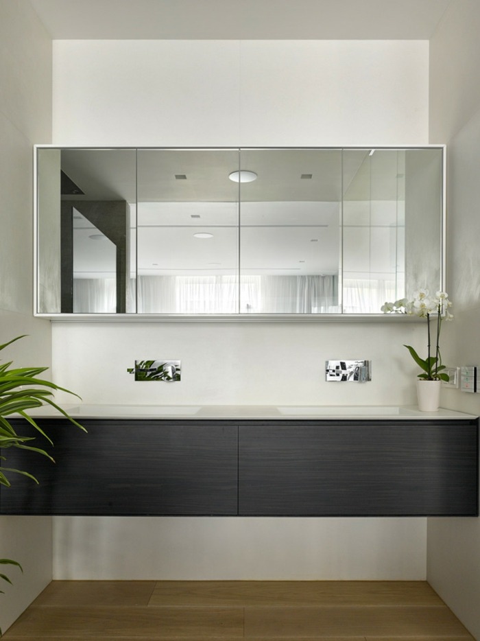 konsol badrum handfat spegel lägenhet design modern