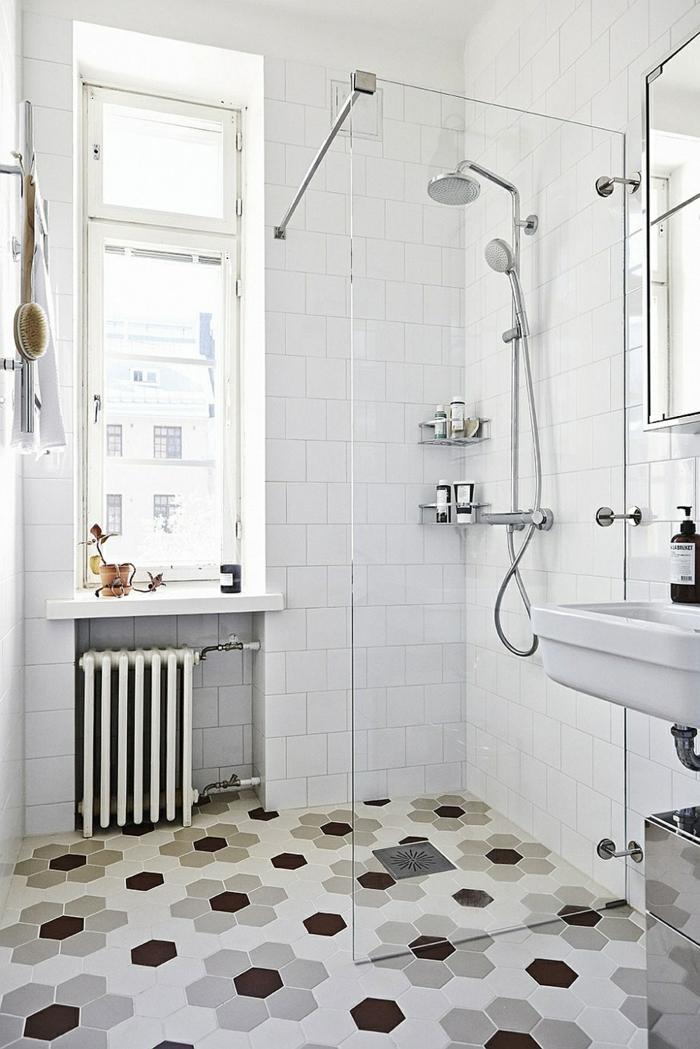 design badrum kakel dusch modern lägenhet blommor