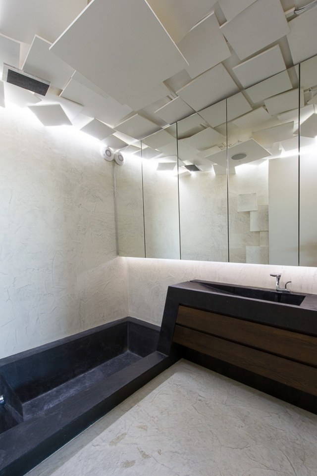 badrums tak vita paneler upphängda effekter