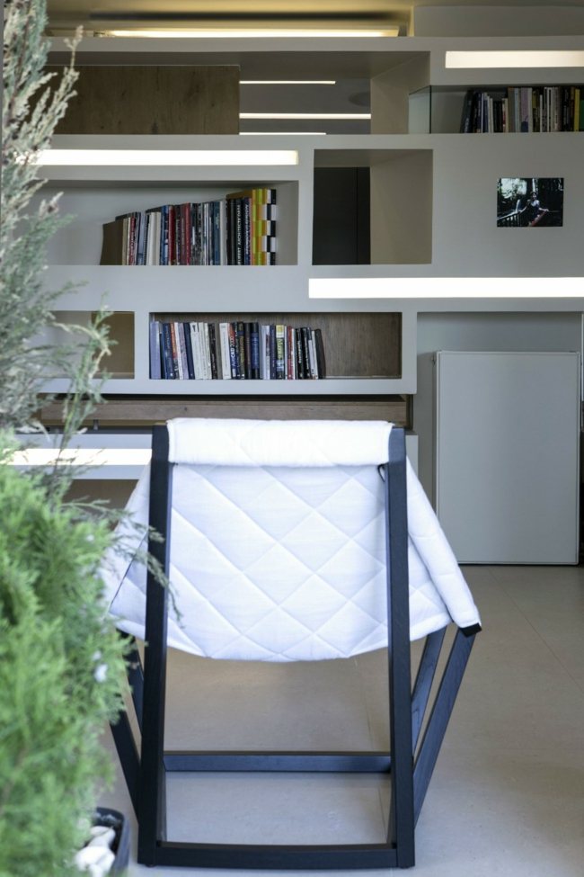 modern lägenhet vacker vägg enhet vit stol