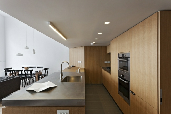 modern lägenhet renovering rostfritt stål platta