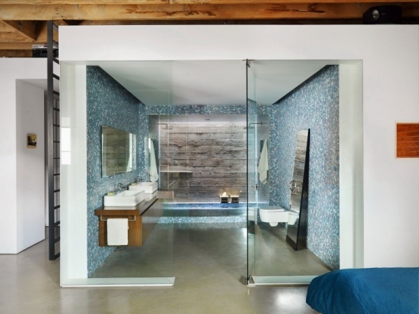 Lägenhet-renovering-omer-arbel-modern-badrum-blå-mosaik