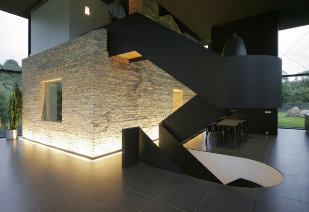 trappor design skulptural svart duplex hus