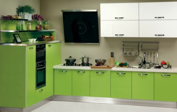 Signal-grönt-kök-utrustat-kök-med-modern-design