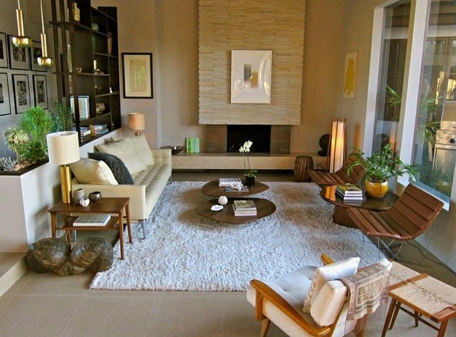 klassiska-möbler-vardagsrum-på-två-nivåer