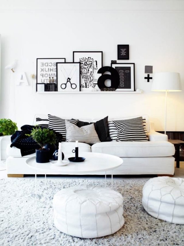 mysig-möblering-idéer-svart-vit-grå-kasta kuddar-soffa-skandinavisk stil