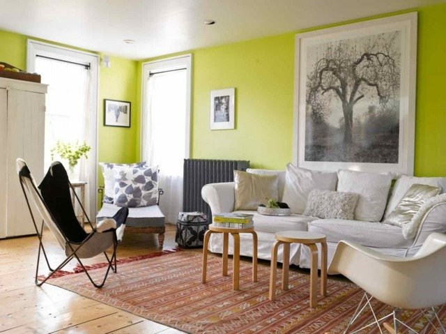 Klädda möbler två stolar matta fåtölj design bilder vägg deco