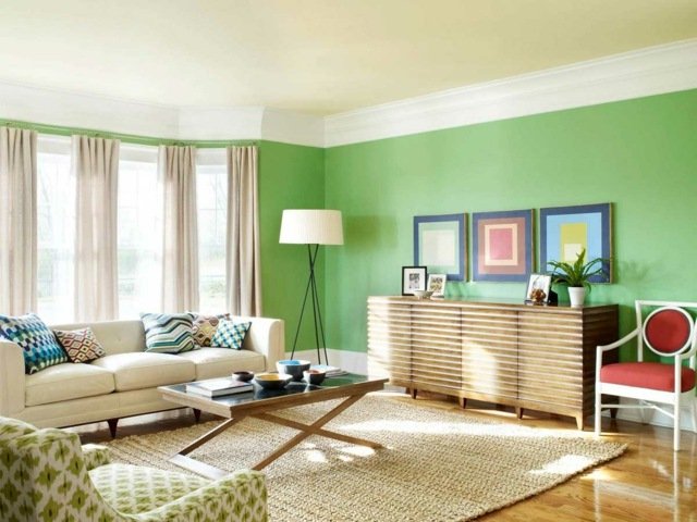 Dresser beige stoppad soffa dekorativ kudde färgprov