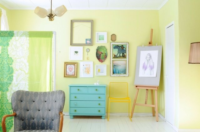 Lime grönblå byrå gul stol klädsel soffa