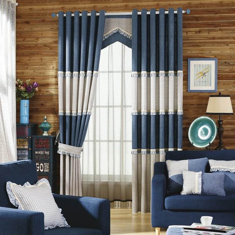 vardagsrum-gardiner-gardiner-blå-vit-rutig-trä-väggpanel
