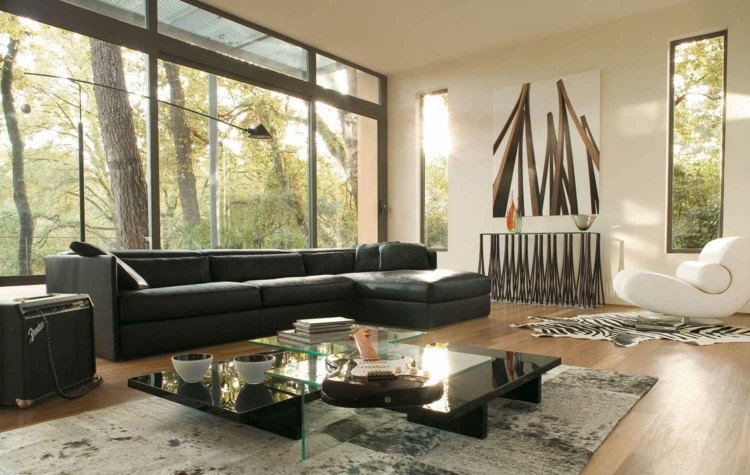 vardagsrum-idéer-svart-soffa-natur-toner-beige-oliv-vit-fåtölj