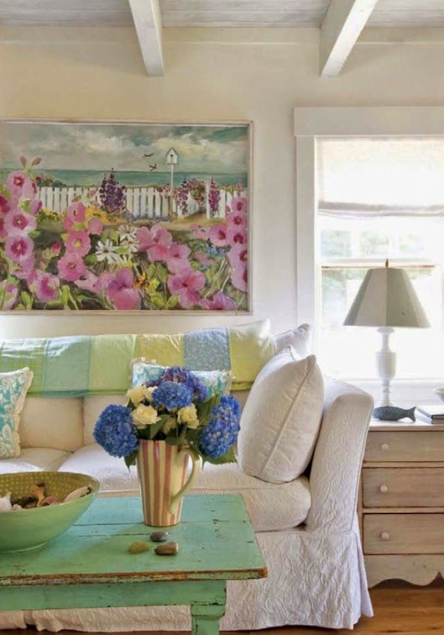 vardagsrum-fransk-country-stil-hortensia-bukett-väggmålning-blommor