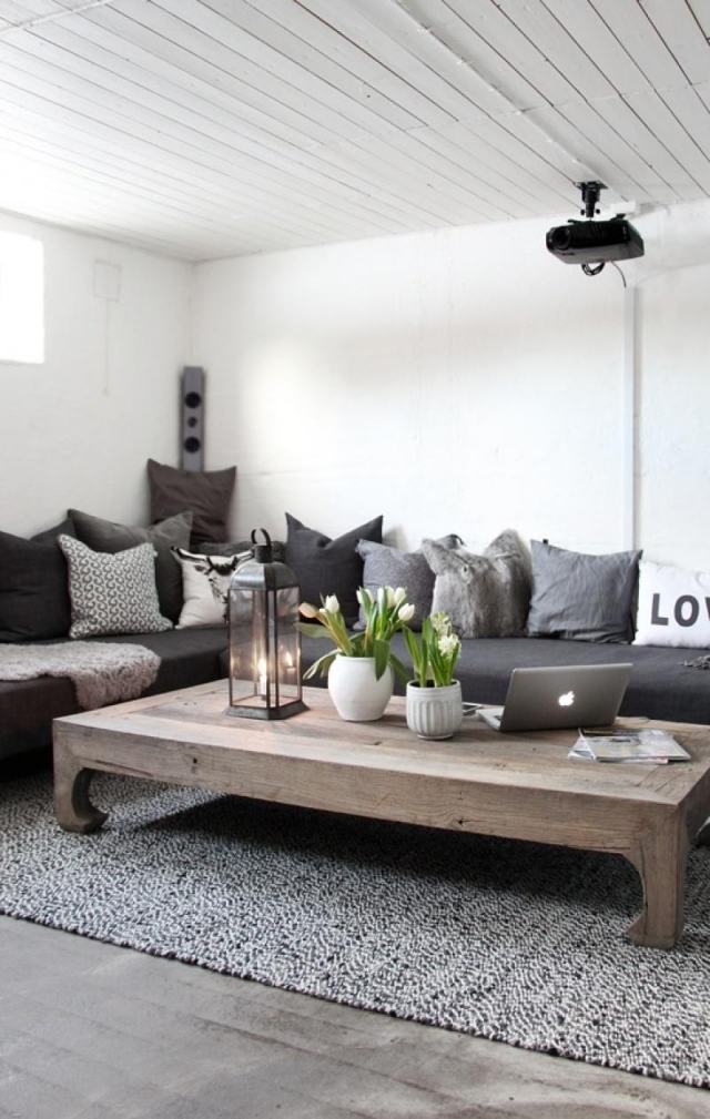 vardagsrum-skandinavisk-country-stil-grå-soffa-trä-soffbord