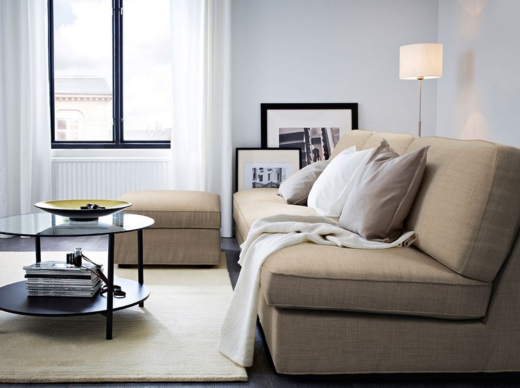 vardagsrum-brun-beige-soffa-vit-väggfärg
