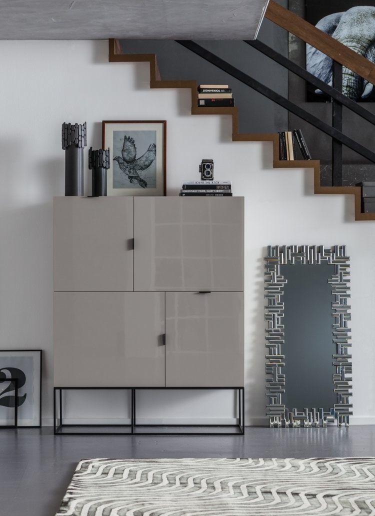 vardagsrum-möbler-kare-ny-samling-byrå-skåp-högglans-grå-modern