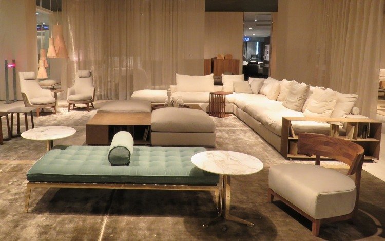 Vardagsrum modern -inredning-designer-italienska-möbler-soffa-soffa