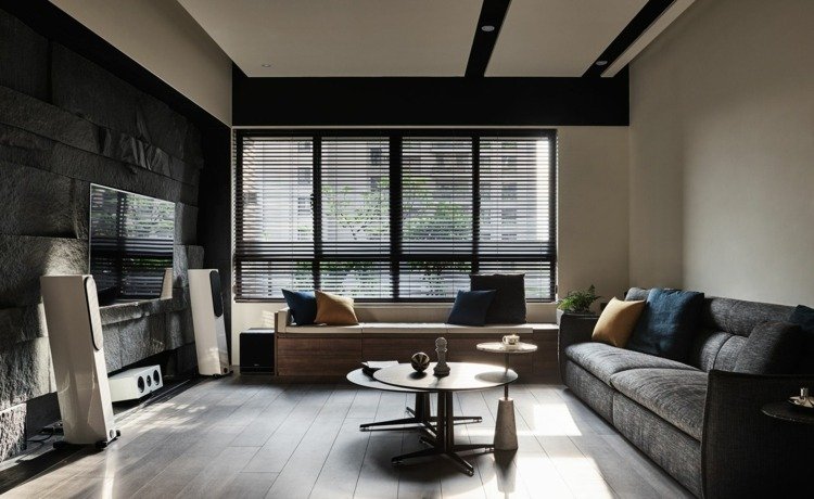 soffa fönster bänk accent vägg stenmur