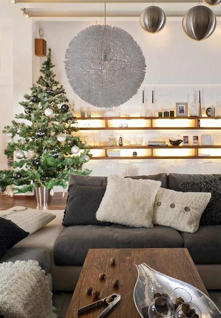 vardagsrum-jul-skandinavisk-vit-grå