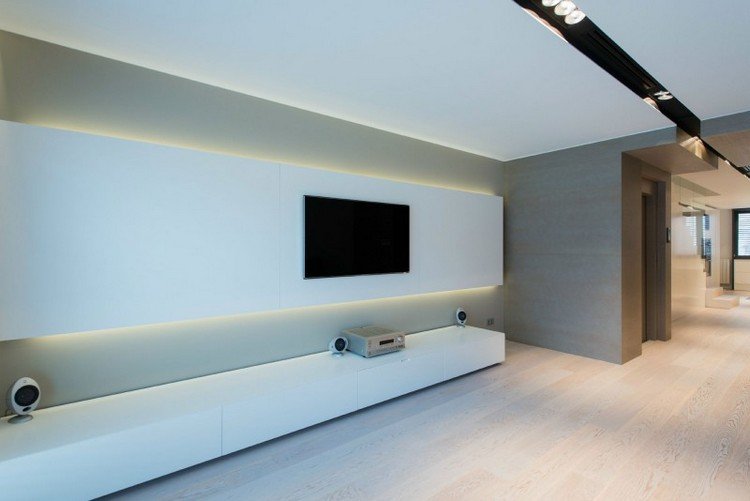 Vardagsrumsbelysning-tv-vägg-bakgrundsbelysning-grå-väggfärg