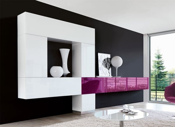 Vardagsrum-design-vardags-vägg-design-modern-vit-violett-ljusblank