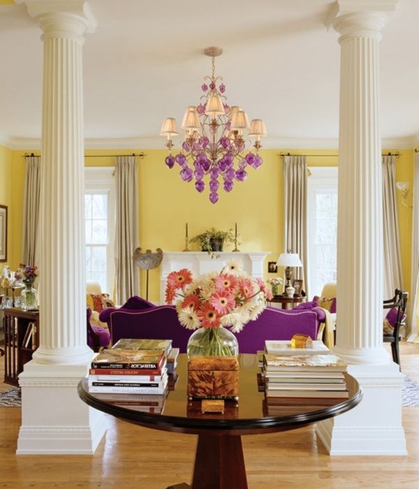 Vardagsrum-design-i-trenden-färg-2014-orkidéer-lila-eklektiska-hem-tillbehör