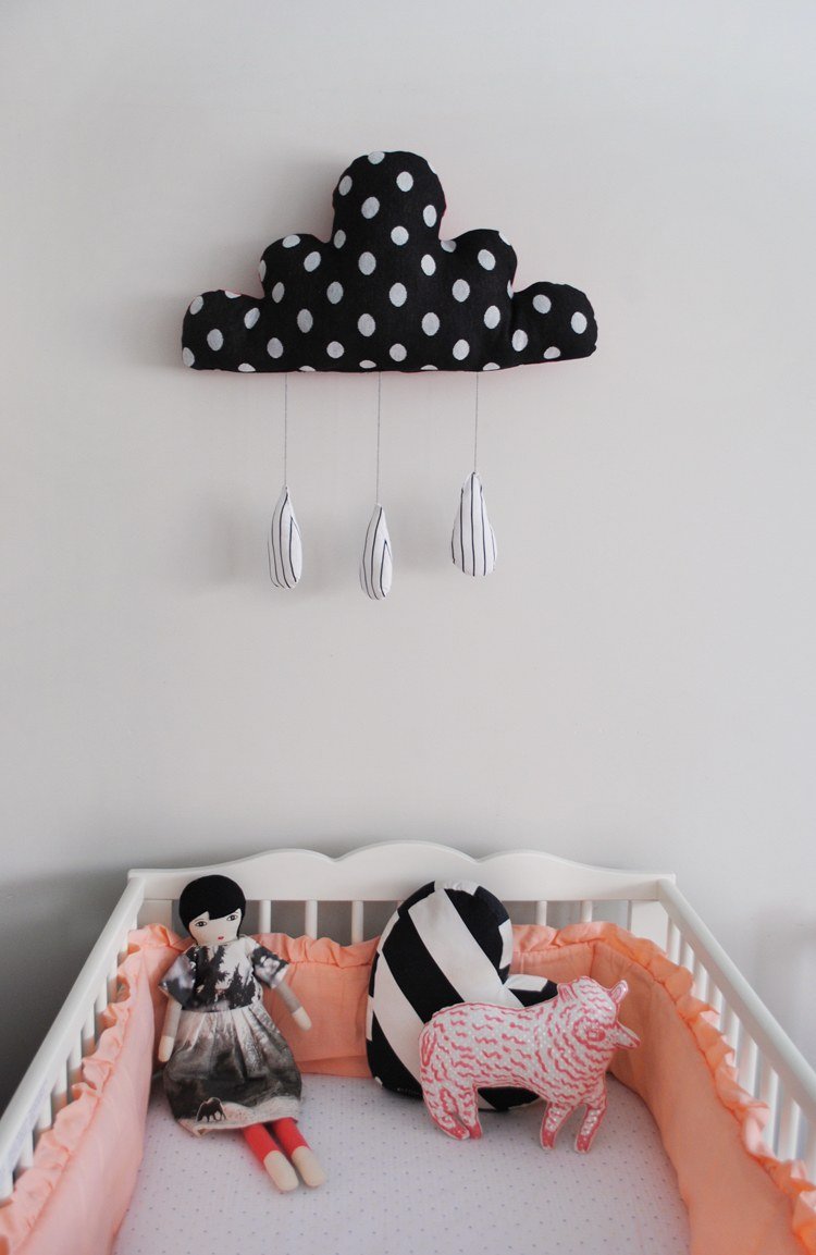 moln barnrum babyrum tyg svartvitt skandinavisk design