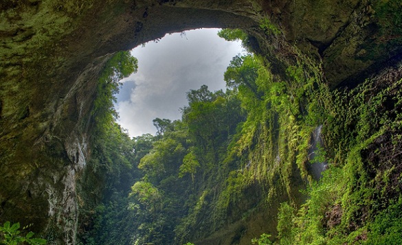 Wonders of Son Doong Caves-suurin luola