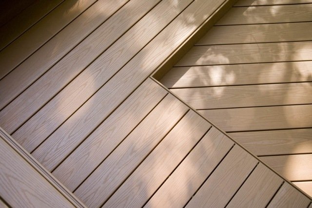 wpc terrassgolv ljus träkorn utseende