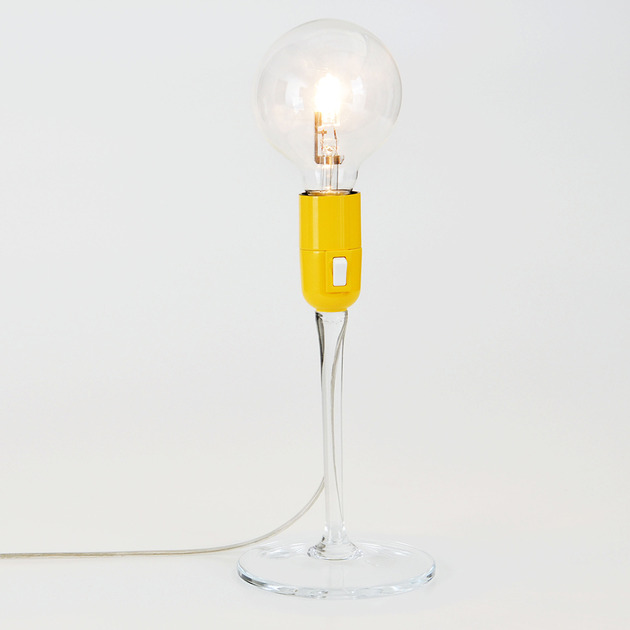 nyckfull bordslampa bas av glas lampor material idéer elegant
