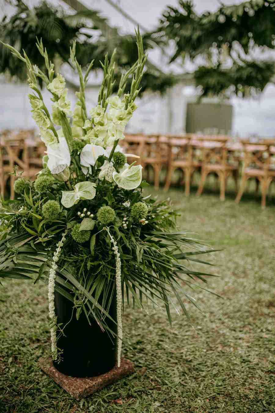 Grönska trädgård bröllop organisera tält bröllop blomma dekoration idéer