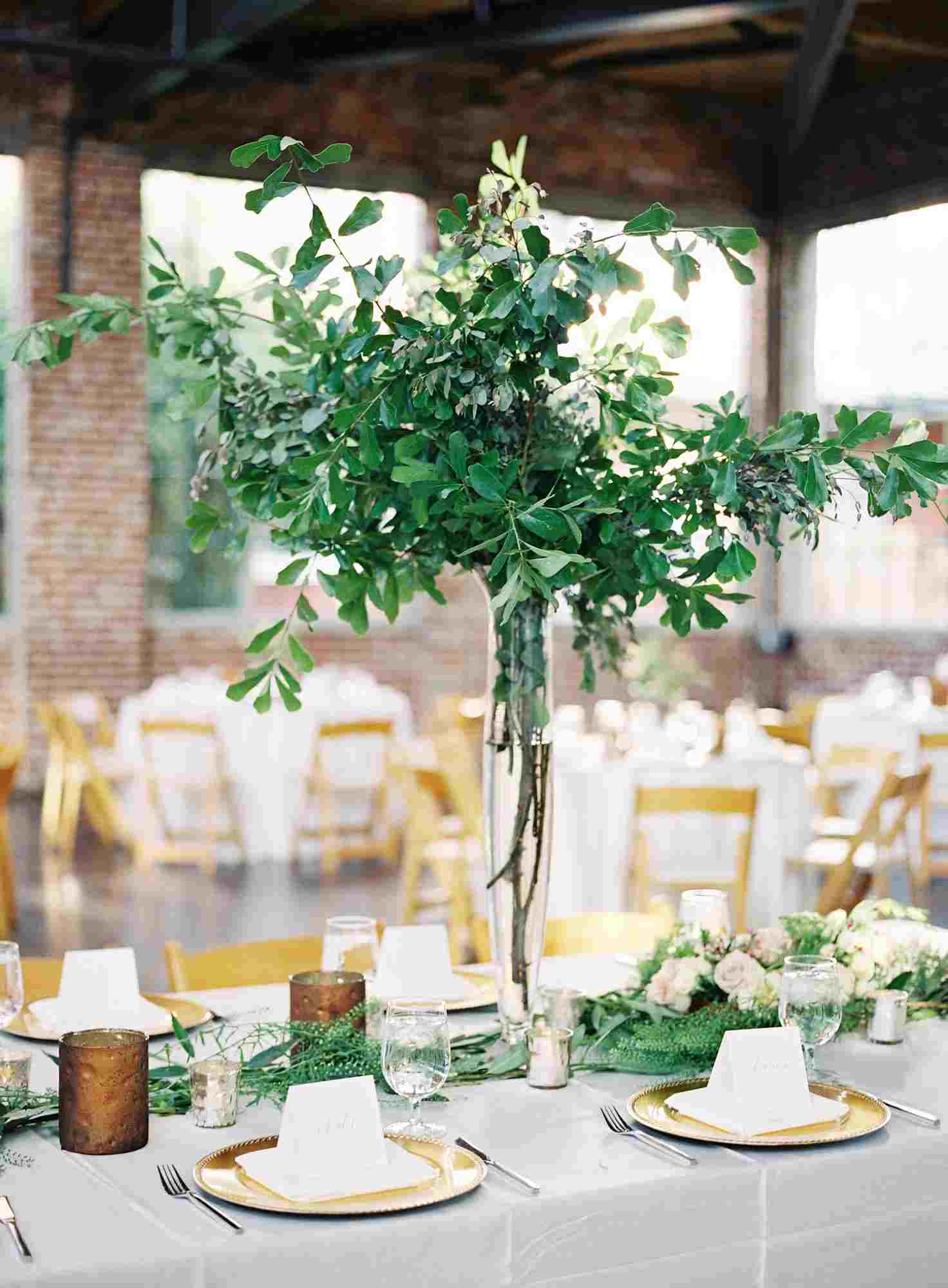 Grönska Bröllopsbord Dekorationsidéer Lövverkbukett Sommarbröllopstrender