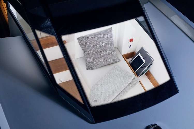 yacht elektrisk drivhytt sittgrupp fönster