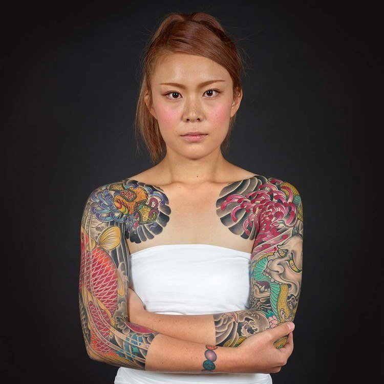Yakuza tatuering kvinna ärm tatuering design idéer för kvinnor tatuering trender