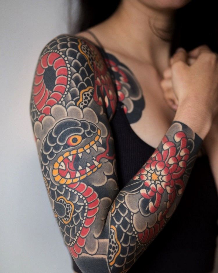 Yakuza Tattoo Woman Snake Tattoo Design Betydelse Armtatuering för kvinnor