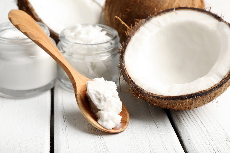 Gör tandkräm själv huskurer recept tips tips idéer mintolja kokosnöt träsked