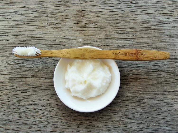 gör tandkräm själv huskurer recept tips tips idéer glasblandning tandborste