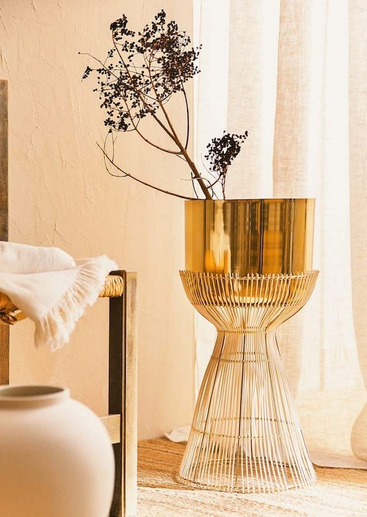 Blomkrukstativ i guld från Zara Home 2020