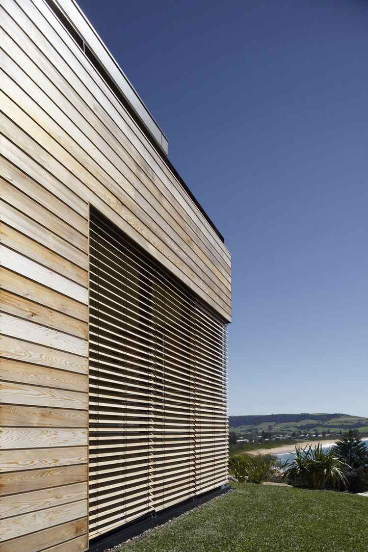 Cederträ för fasad -solskydd-element-lameller-utsikt-hav