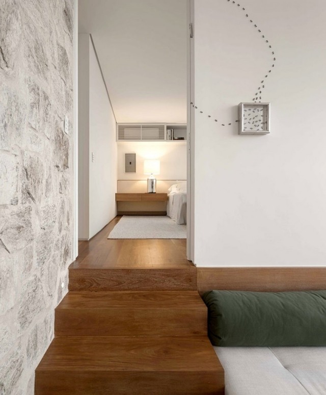 Trappdesign-med-trä-dekorativ-vägg-mönster-sov-område-belysning