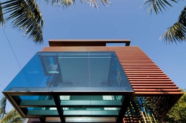 Beach House California Glass Fronted Glass Floor Transparent Indoor Garden
